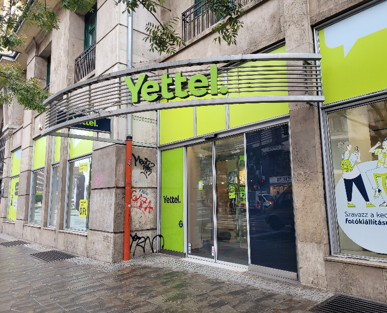 The image shows our Yettel Astoria shop.