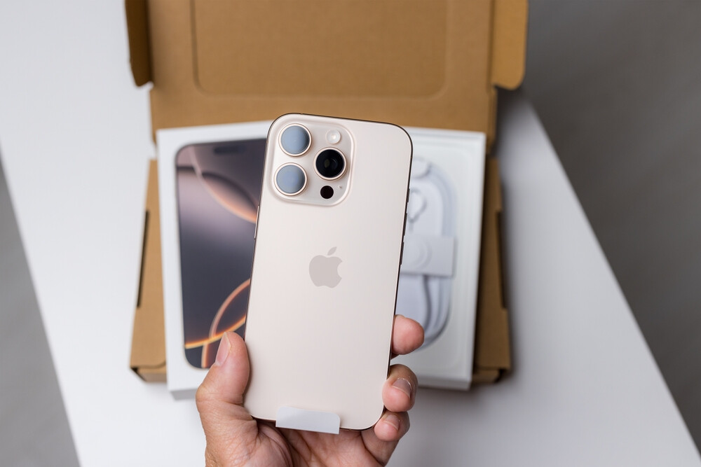 iphone unboxing