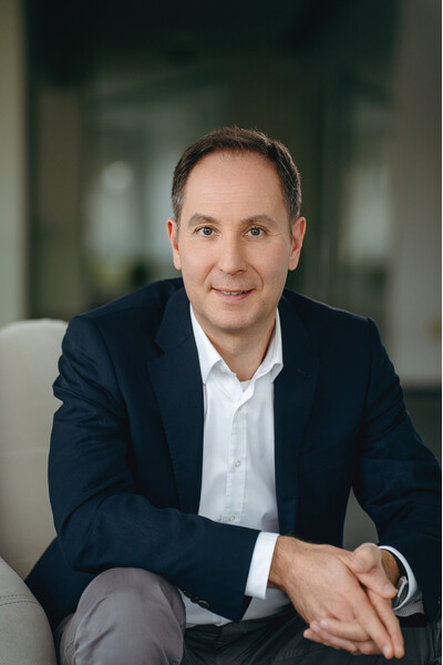 Fülöp Gábor Üzleti Értékesítési és Marketing Igazgató